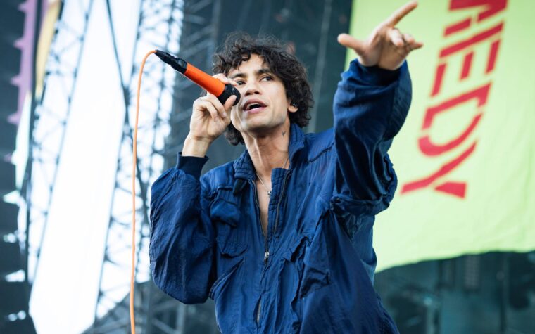 Regardez Dominic Fike reprendre « South Park Theme » de Primus Regardez Dominic Fike reprendre « South Park Theme » de Primus