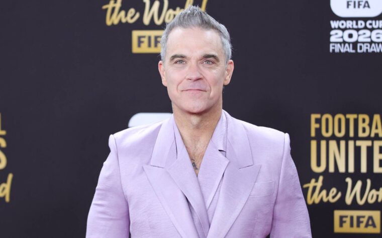 Robbie Williams se dit « Bruce Wayne à Los Angeles et Batman partout ailleurs » Robbie Williams se dit « Bruce Wayne à Los Angeles et Batman partout ailleurs »