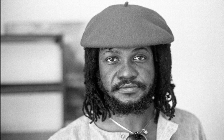 Sly Dunbar, la moitié de Sly & Robbie, décède à l'âge de 73 ans Sly Dunbar, la moitié de Sly & Robbie, décède à l'âge de 73 ans