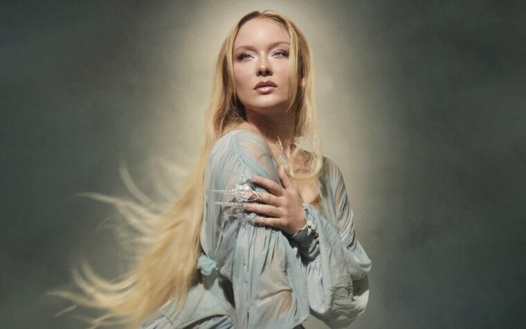 Zara Larsson condamne ICE et explique pourquoi son partenaire n'a pas le droit de se rendre aux États-Unis Zara Larsson condamne ICE et explique pourquoi son partenaire n'a pas le droit de se rendre aux États-Unis