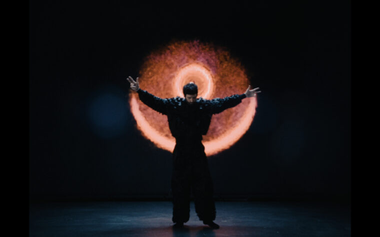 Kasabian à propos de sa collaboration avec Calvin Harris pour « Release The Pressure » : « Banger incoming. Hotel vibes » Kasabian à propos de sa collaboration avec Calvin Harris pour « Release The Pressure » : « Banger incoming. Hotel vibes »