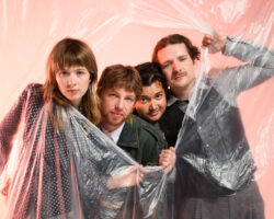 "C'est une de mes chansons préférées. Les 1975 sont mon groupe préféré"