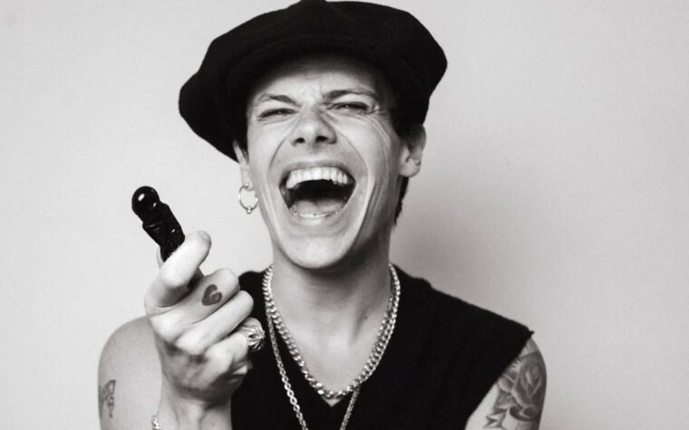 « Il s'agit de réaliser qu'on peut se sentir invincible quand on se sent réellement soi-même » « Il s'agit de réaliser qu'on peut se sentir invincible quand on se sent réellement soi-même »