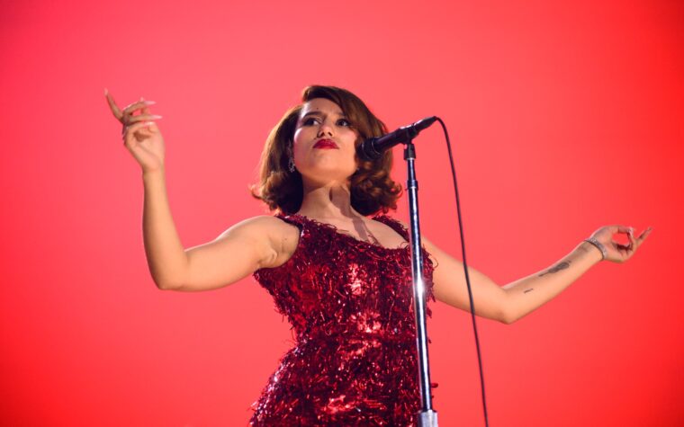 « Attristé et déçu » Raye offre à 65 fans des billets gratuits et un vinyle dédicacé après qu'une erreur de Ticketmaster les ait empêchés de participer à leur concert à Paris « Attristé et déçu » Raye offre à 65 fans des billets gratuits et un vinyle dédicacé après qu'une erreur de Ticketmaster les ait empêchés de participer à leur concert à Paris