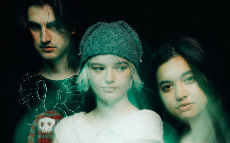 Mary In The Junkyard, Blue Bendy et d'autres seront en tête d'affiche du concert-bénéfice London War Child pour Gaza et le Soudan Mary In The Junkyard, Blue Bendy et d'autres seront en tête d'affiche du concert-bénéfice London War Child pour Gaza et le Soudan