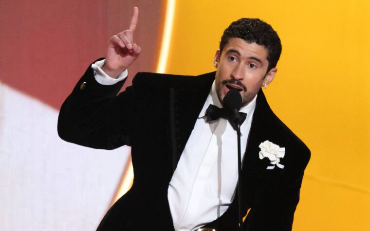 « Nous ne sommes pas des extraterrestres, nous sommes des humains et nous sommes des Américains » « Nous ne sommes pas des extraterrestres, nous sommes des humains et nous sommes des Américains »