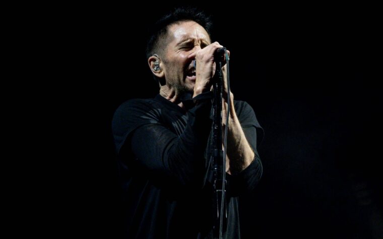 Regardez Nine Inch Nails jouer un extrait de « Stripped » de Depeche Mode et diffuser « Non-Entity » pour la première fois en 17 ans Regardez Nine Inch Nails jouer un extrait de « Stripped » de Depeche Mode et diffuser « Non-Entity » pour la première fois en 17 ans