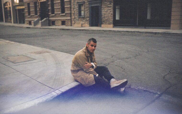 Rostam partage la version originale de « Campus » avant le Vampire Weekend Rostam partage la version originale de « Campus » avant le Vampire Weekend
