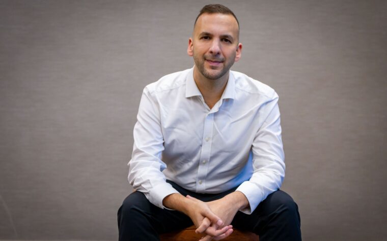 « Nous avons des médias de droite qui cherchent à nous diviser, à nous distraire et à prétendre que les personnes trans sont notre problème » « Nous avons des médias de droite qui cherchent à nous diviser, à nous distraire et à prétendre que les personnes trans sont notre problème »