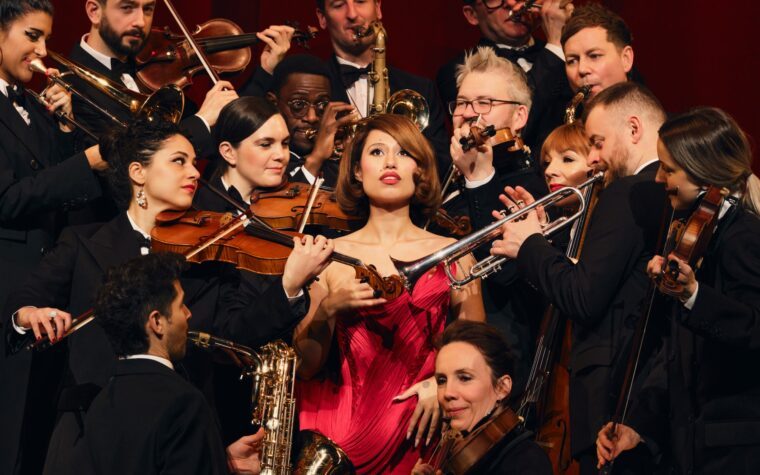 un maximalisme musical époustouflant dans toute sa splendeur un maximalisme musical époustouflant dans toute sa splendeur