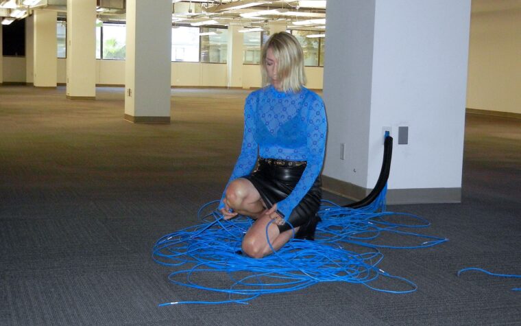 la marraine du rock alternatif se tourne sans crainte vers les rythmes la marraine du rock alternatif se tourne sans crainte vers les rythmes