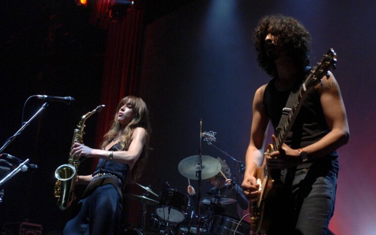 Love Music Hate Racism partage une déclaration après que l'ancien guitariste des Zutons, Boyan Chowdhury, ait été « attaqué par une bande de gars » à Liverpool Love Music Hate Racism partage une déclaration après que l'ancien guitariste des Zutons, Boyan Chowdhury, ait été « attaqué par une bande de gars » à Liverpool