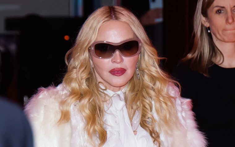 Madonna aperçue sur le tournage de la deuxième saison de « The Studio » Madonna aperçue sur le tournage de la deuxième saison de « The Studio »