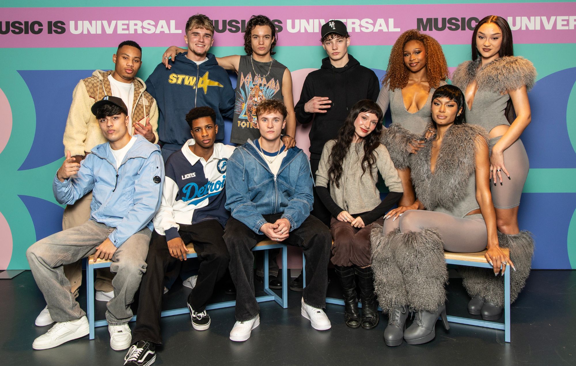 Le 10 décembre, FLO et Holly Humberstone au UMG Showcase 2026.