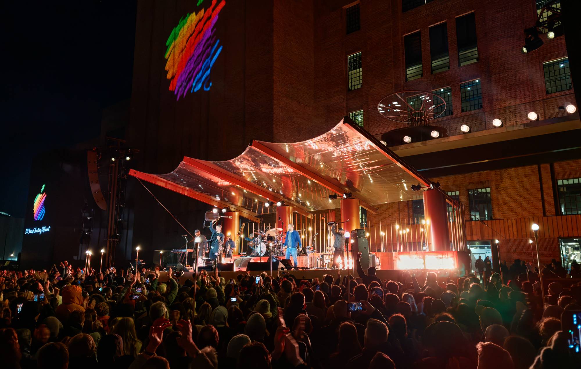 Mumford & Sons à la centrale électrique de Battersea