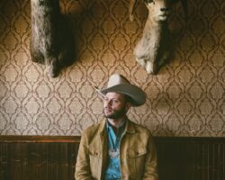 Charley Crockett – Critique de l'album 'Age Of The Ram' : une victoire audacieuse