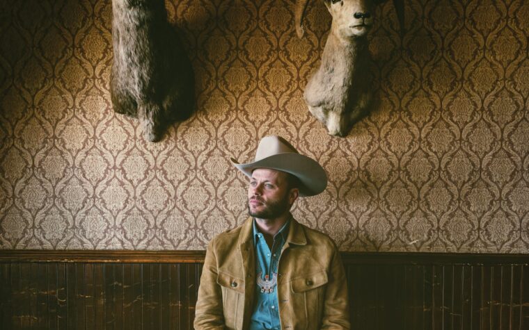 Charley Crockett – Critique de l'album 'Age Of The Ram' : une victoire audacieuse Charley Crockett – Critique de l'album 'Age Of The Ram' : une victoire audacieuse