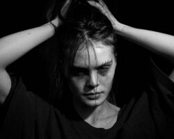 Sofia Isella regarde l'abîme