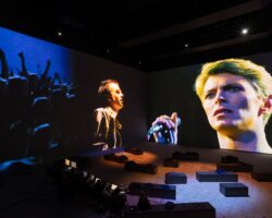 "On a l'impression d'être à un concert, mais on voyage aussi dans le temps"