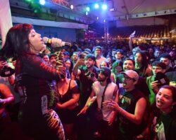 la fraternité multinationale et multigenre surnommée les « Spice Girls of the Amazon »