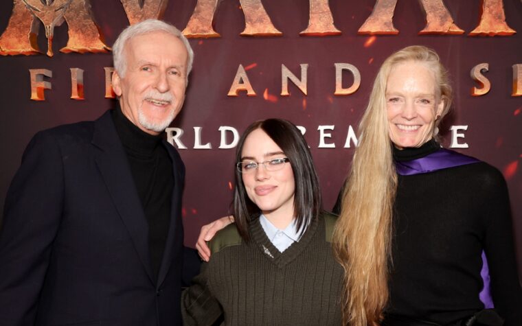 Billie Eilish traîne avec des chiots dans la bande-annonce du film de concert réalisé par James Cameron Billie Eilish traîne avec des chiots dans la bande-annonce du film de concert réalisé par James Cameron