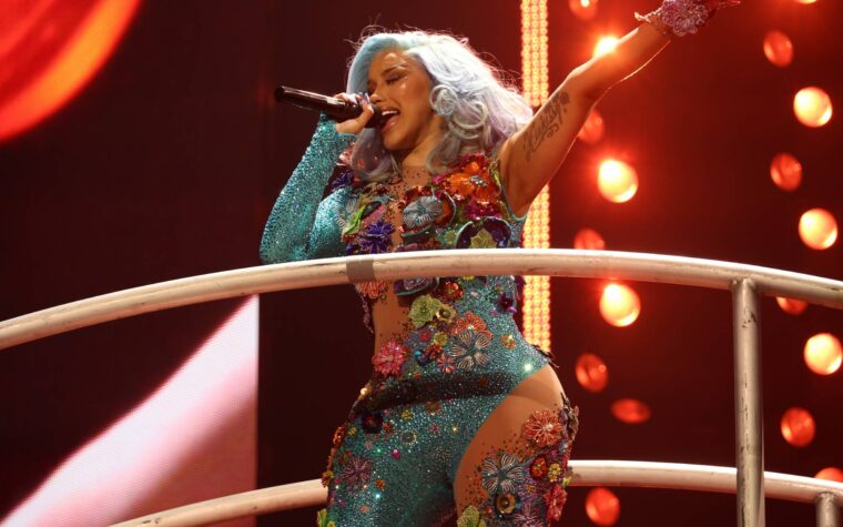 Cardi B a failli annuler son spectacle à Atlanta suite à un conflit avec le personnel de la salle Cardi B a failli annuler son spectacle à Atlanta suite à un conflit avec le personnel de la salle