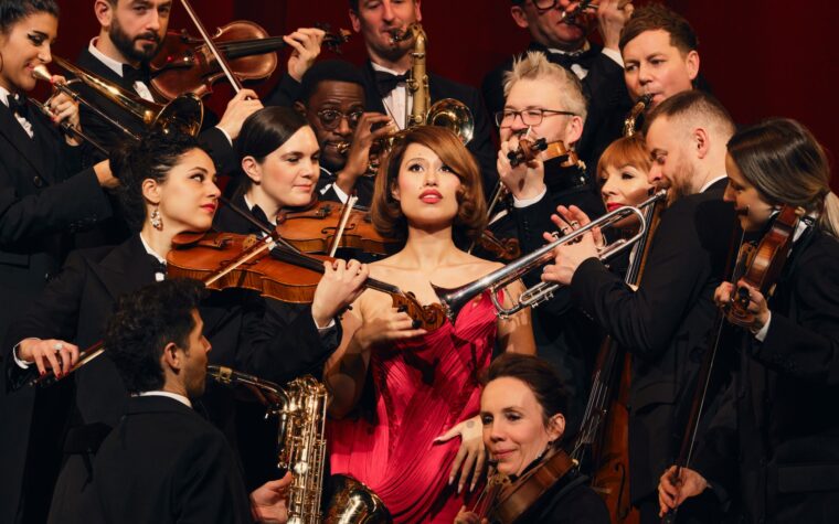 un maximalisme musical époustouflant dans toute sa splendeur un maximalisme musical époustouflant dans toute sa splendeur