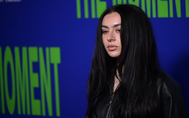 Charli XCX annonce l'événement « Conversations » alors qu'elle se prépare à sortir un nouvel album « rock » Charli XCX annonce l'événement « Conversations » alors qu'elle se prépare à sortir un nouvel album « rock »