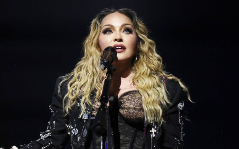 Découvrez le nouveau single euphorique de Madonna, « I Feel So Free », alors qu'elle fait ses débuts discrets sur Pride Radio Découvrez le nouveau single euphorique de Madonna, « I Feel So Free », alors qu'elle fait ses débuts discrets sur Pride Radio