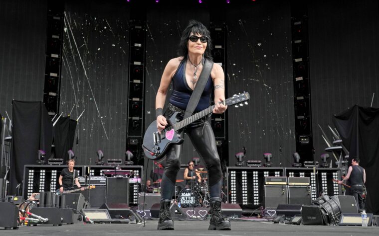Joan Jett And The Blackhearts annoncent sa première tournée au Royaume-Uni en 16 ans pour l'été 2026 Joan Jett And The Blackhearts annoncent sa première tournée au Royaume-Uni en 16 ans pour l'été 2026