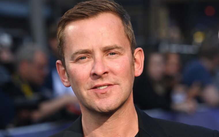 La BBC s'excuse après avoir admis que des inquiétudes concernant des « communications inappropriées » impliquant Scott Mills avaient été soulevées l'année dernière La BBC s'excuse après avoir admis que des inquiétudes concernant des « communications inappropriées » impliquant Scott Mills avaient été soulevées l'année dernière