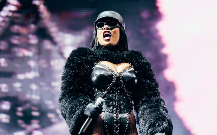 Megan Thee Stallion hospitalisée après être tombée "très malade" pendant "Moulin Rouge!" montrer