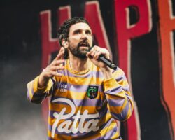 Regardez Kasabian interpréter « Release the Pressure » et « Great Pretender » sur « SNL UK »