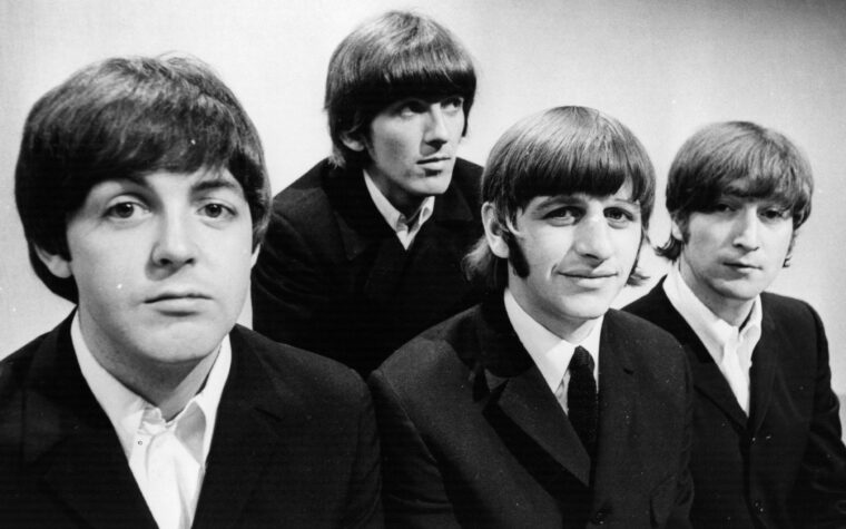 Paul McCartney admet enfin que les Beatles étaient « le meilleur groupe de tous les temps » : « Je suis fan » Paul McCartney admet enfin que les Beatles étaient « le meilleur groupe de tous les temps » : « Je suis fan »
