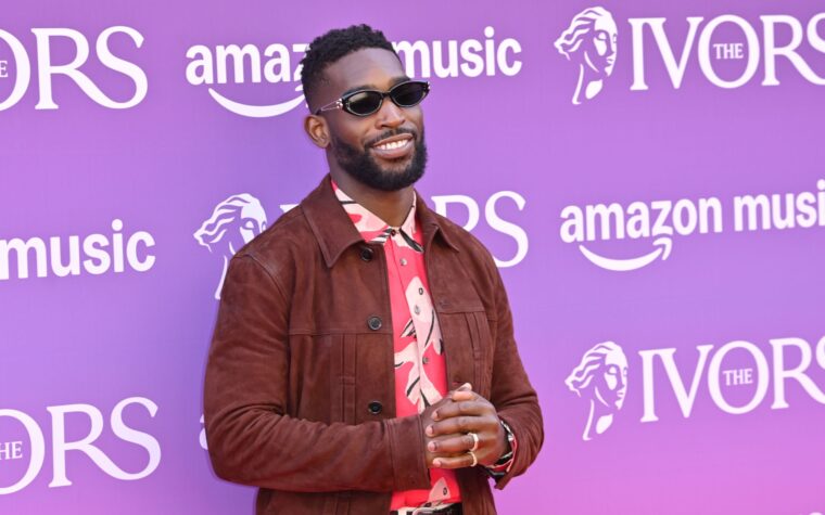 Tinie Tempah parle de la nouvelle musique et de la protection des salles de concert populaires : « C'est notre devoir en tant que population britannique » Tinie Tempah parle de la nouvelle musique et de la protection des salles de concert populaires : « C'est notre devoir en tant que population britannique »