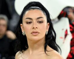 Charli XCX répond aux réactions à son pivot sur "Rock Music"