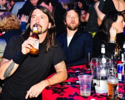 Dave Grohl dit que son régime vocal arrosé n'était « qu'un mensonge »