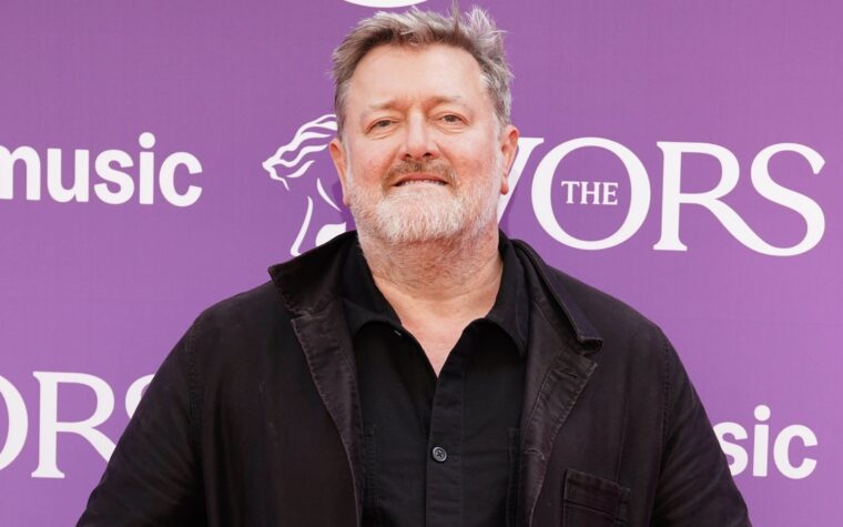 Guy Garvey d'Elbow parle de « l'homme merveilleux » Robert Smith et taquine un nouvel album « sonorement ambitieux » Guy Garvey d'Elbow parle de « l'homme merveilleux » Robert Smith et taquine un nouvel album « sonorement ambitieux »