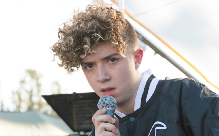 L'influenceuse TikTok Gabbie Gonzalez arrêtée pour avoir prétendument tenté d'embaucher un tueur à gages sur le dark web pour tuer le chanteur de Why Don't We, Jack Avery