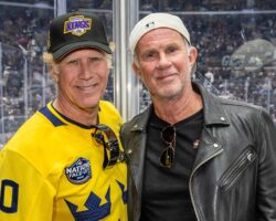 Regardez le monologue "SNL" de Will Ferrell se faire détourner par le sosie Chad Smith des Red Hot Chili Peppers