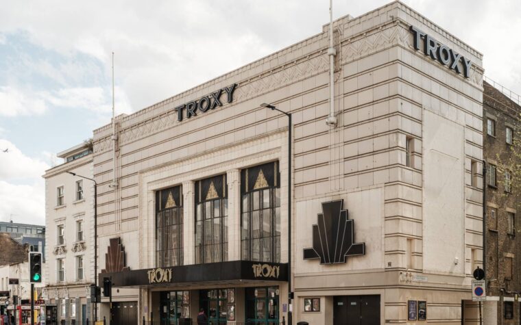 Troxy de Londres augmente sa capacité à 3 600 personnes dans le cadre d'une transformation de 1,5 million de livres sterling Troxy de Londres augmente sa capacité à 3 600 personnes dans le cadre d'une transformation de 1,5 million de livres sterling