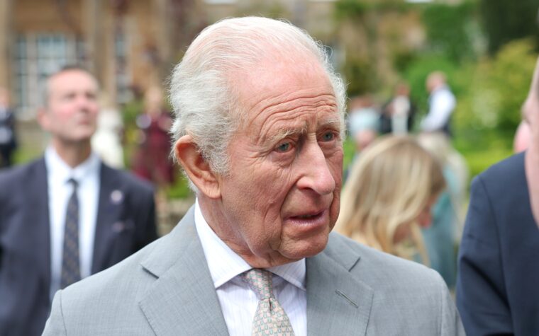 Une station de radio britannique annonce par erreur la mort du roi Charles et diffuse « God Save The King » Une station de radio britannique annonce par erreur la mort du roi Charles et diffuse « God Save The King »