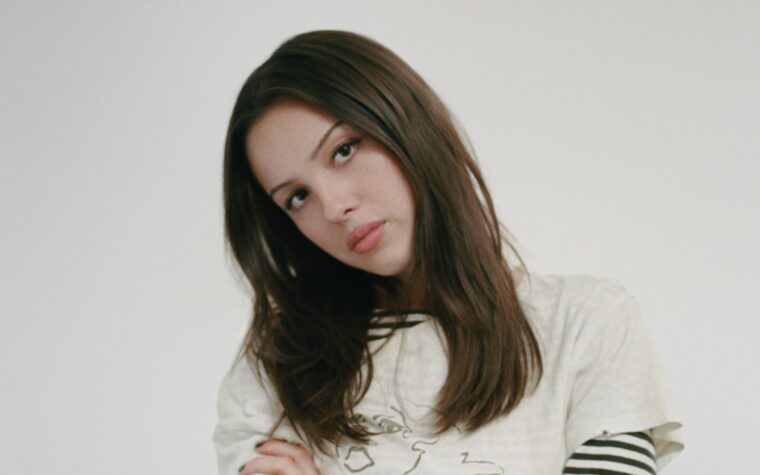 Olivia Rodrigo – Critique de « You Seem Pretty Sad For A Girl So In Love » : une odyssée cinématographique douce-amère d'un talent générationnel Olivia Rodrigo – Critique de « You Seem Pretty Sad For A Girl So In Love » : une odyssée cinématographique douce-amère d'un talent générationnel