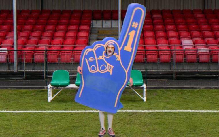 Lynks partage une parodie « accidentelle » de la Coupe du monde d'Angleterre « Kick The Ball! » Lynks partage une parodie « accidentelle » de la Coupe du monde d'Angleterre « Kick The Ball! »