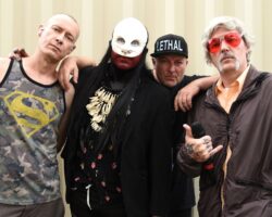 Wes Borland de Limp Bizkit toujours « très ému » par la mort de Sam Rivers : « Nous avons perdu un morceau de notre ADN »