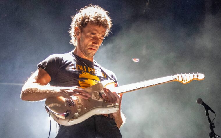 Albert Hammond Jr. explique le retard du nouvel album des Strokes, « Reality Awaits » Albert Hammond Jr. explique le retard du nouvel album des Strokes, « Reality Awaits »