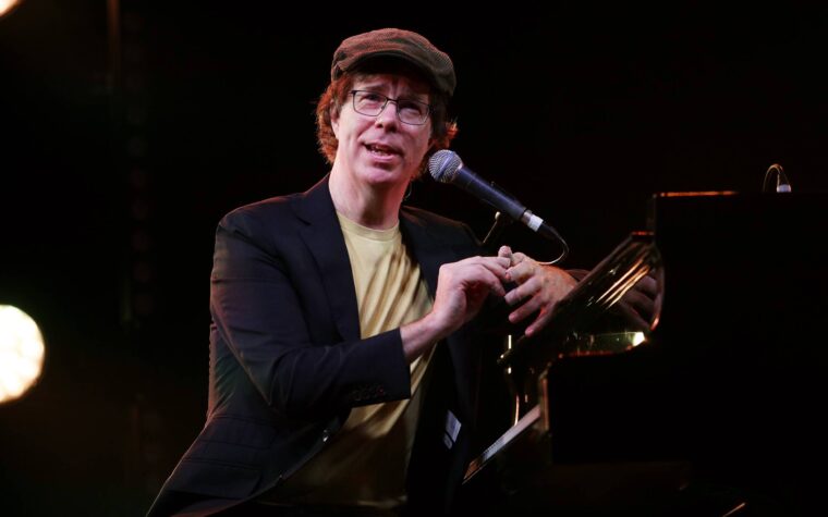 Ben Folds écrit une lettre ouverte pour rallier le soutien à l'Orchestre Symphonique National alors que le nom de Trump est retiré du Kennedy Center Ben Folds écrit une lettre ouverte pour rallier le soutien à l'Orchestre Symphonique National alors que le nom de Trump est retiré du Kennedy Center