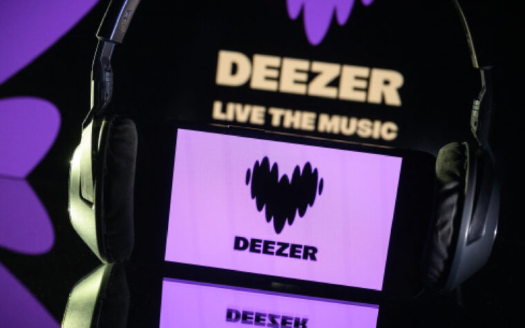 Deezer lance un détecteur de musique AI pour les playlists de 20 plateformes de streaming Deezer lance un détecteur de musique AI pour les playlists de 20 plateformes de streaming