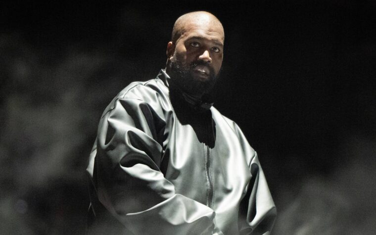Le maire de San Antonio demande l'annulation du concert de Kanye West à l'Alamodome le 4 juillet Le maire de San Antonio demande l'annulation du concert de Kanye West à l'Alamodome le 4 juillet