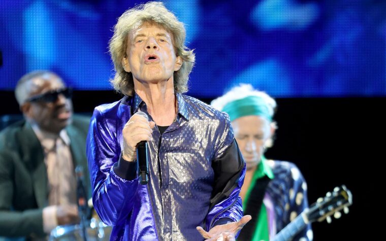 Mick Jagger se dit « prêt à partir » en tournée avec les Rolling Stones et « j'espère que nous ferons des concerts l'année prochaine » Mick Jagger se dit « prêt à partir » en tournée avec les Rolling Stones et « j'espère que nous ferons des concerts l'année prochaine »